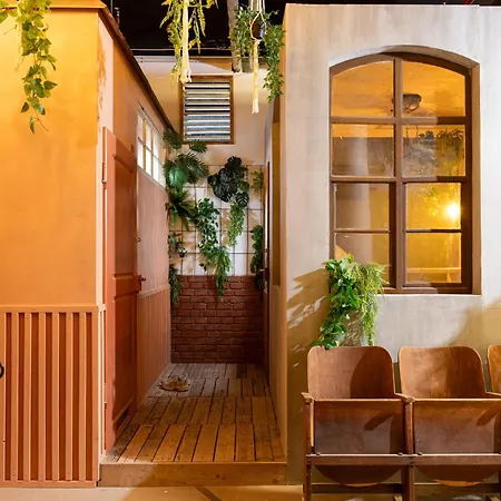Viertel Hostel *