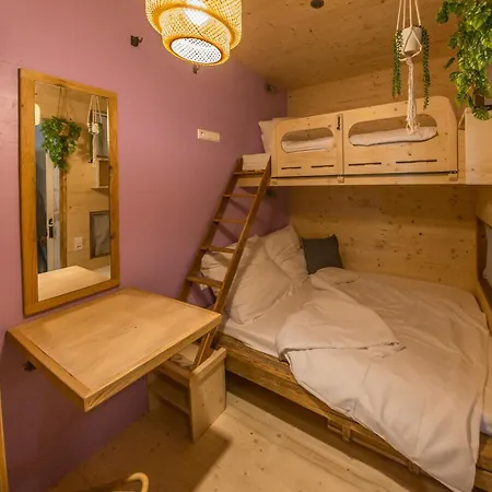 Viertel Hostel