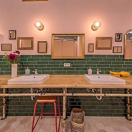 Viertel Hostel